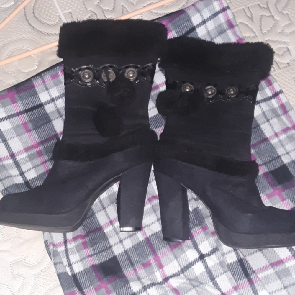 Heeld Boots with furr